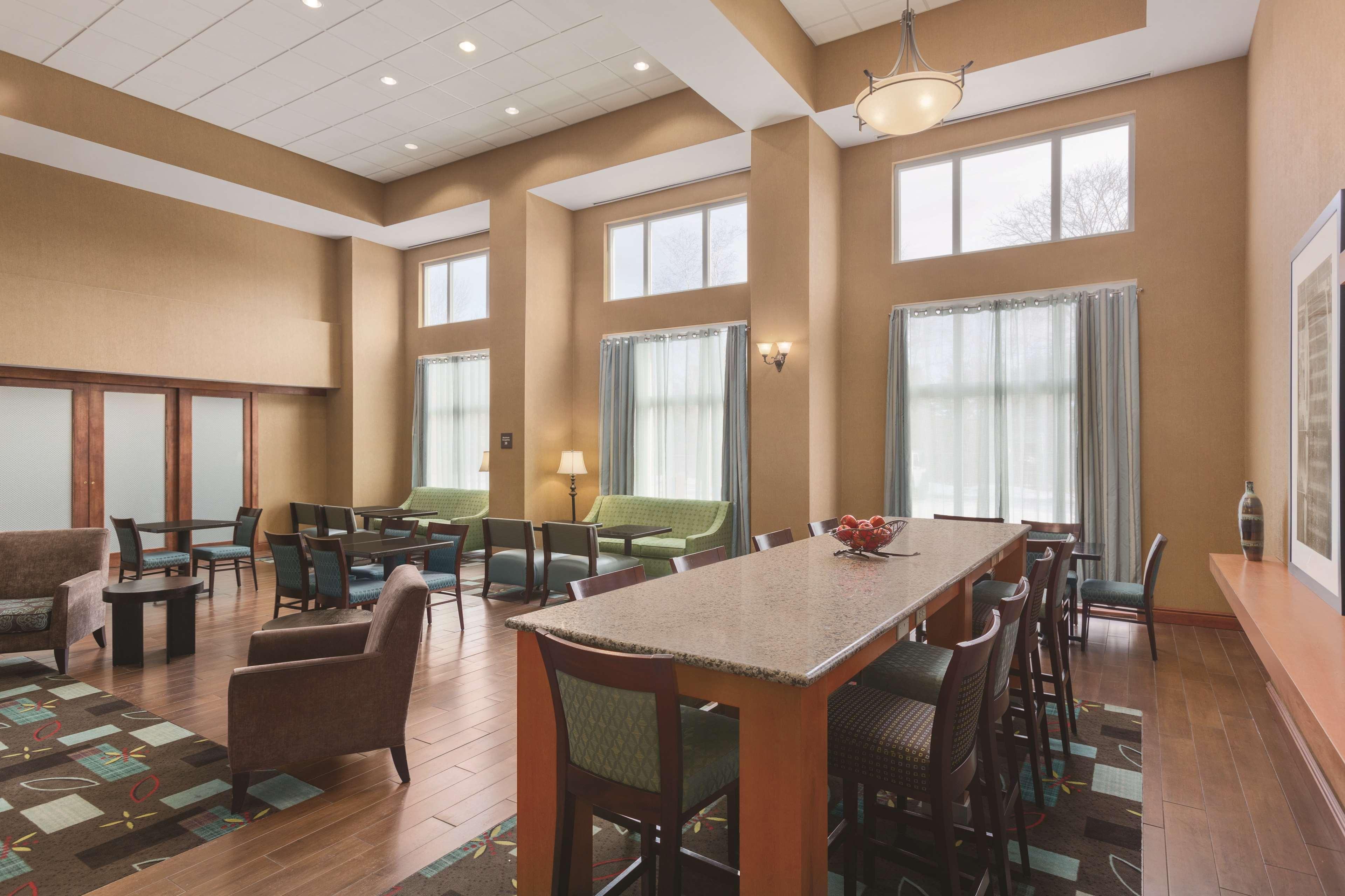 Hampton Inn & Suites Greenfield Dış mekan fotoğraf