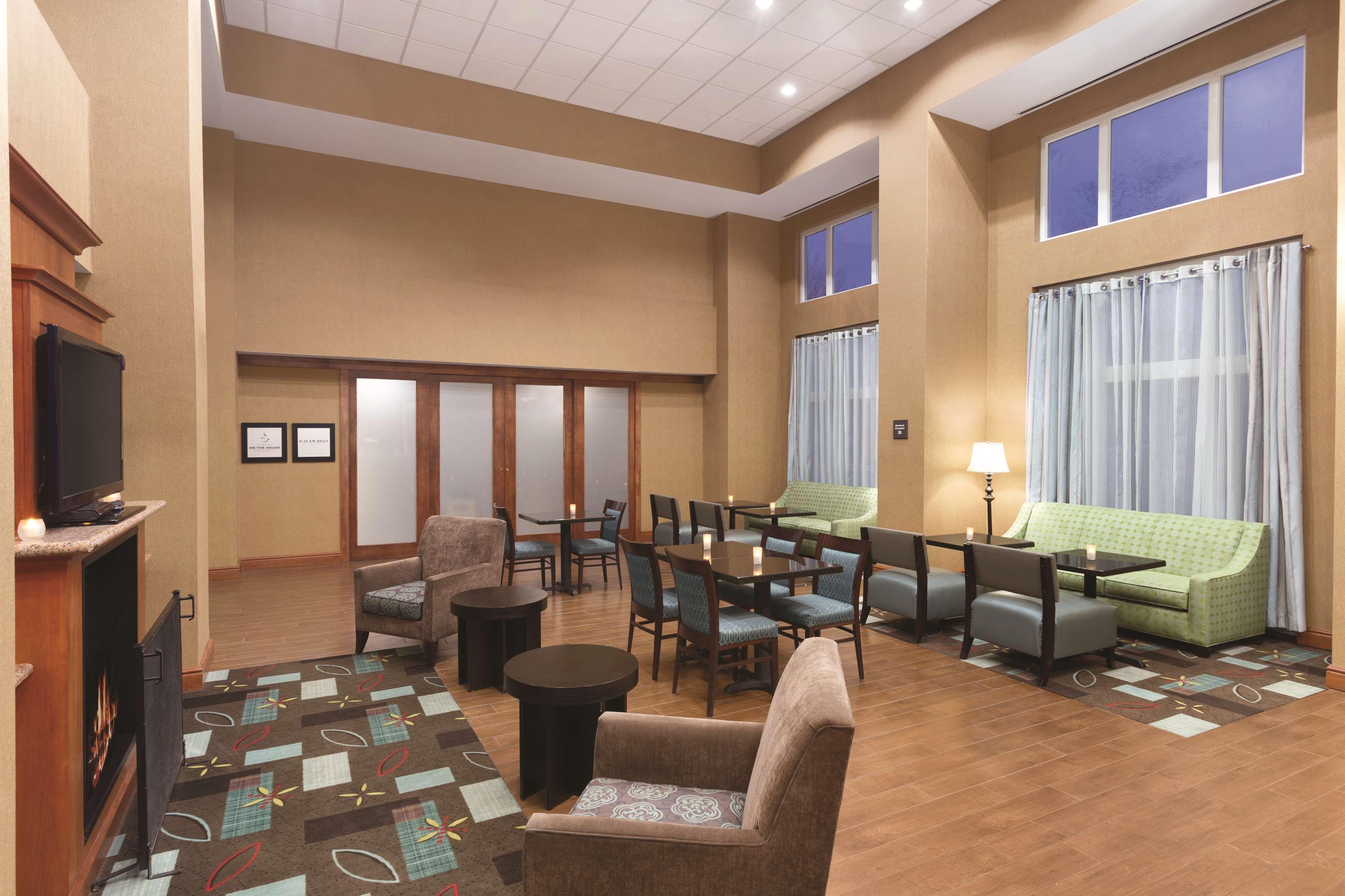 Hampton Inn & Suites Greenfield Dış mekan fotoğraf