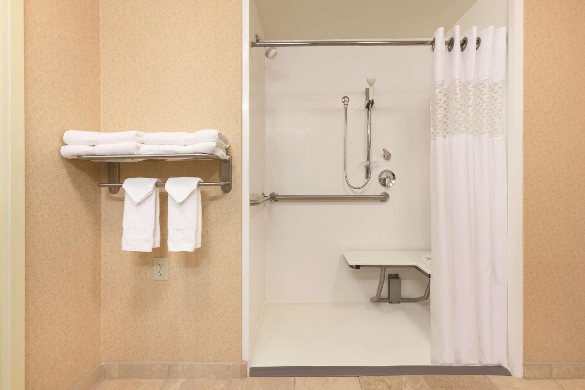 Hampton Inn & Suites Greenfield Dış mekan fotoğraf
